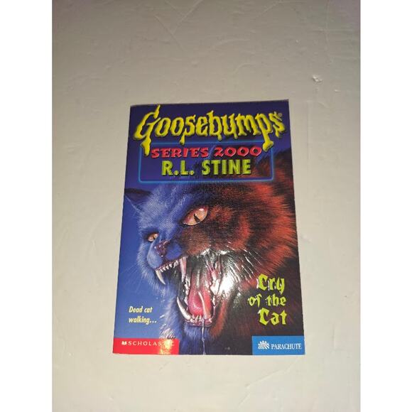 Goosebumps Series 2000 #1 Cry of the Cat w/ iron-on decal 1st Printing - Picture 1 of 4